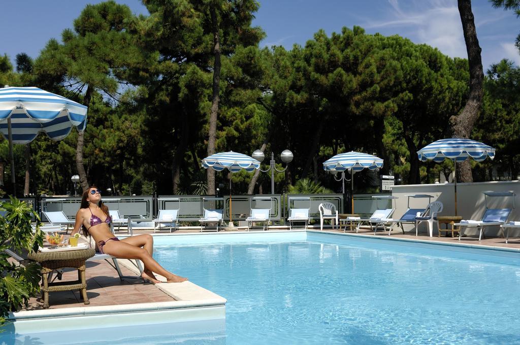 Hotel Imperiale Milano Marittima Extérieur photo