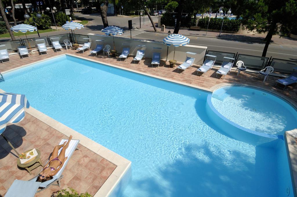 Hotel Imperiale Milano Marittima Extérieur photo